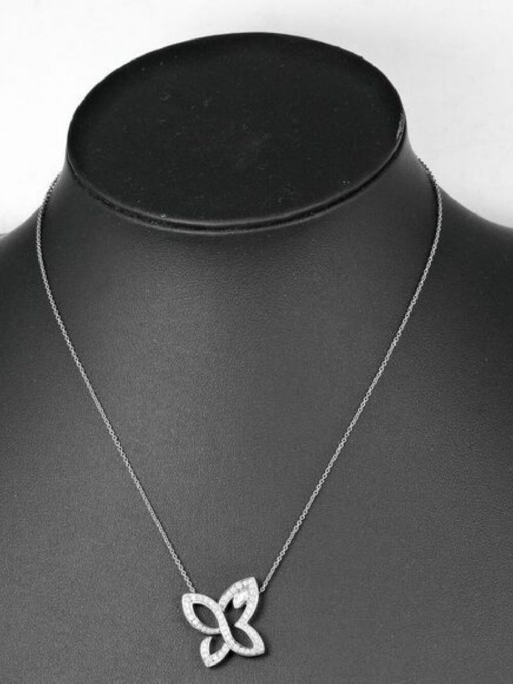 Harry Winston Platinum Diamond Necklace